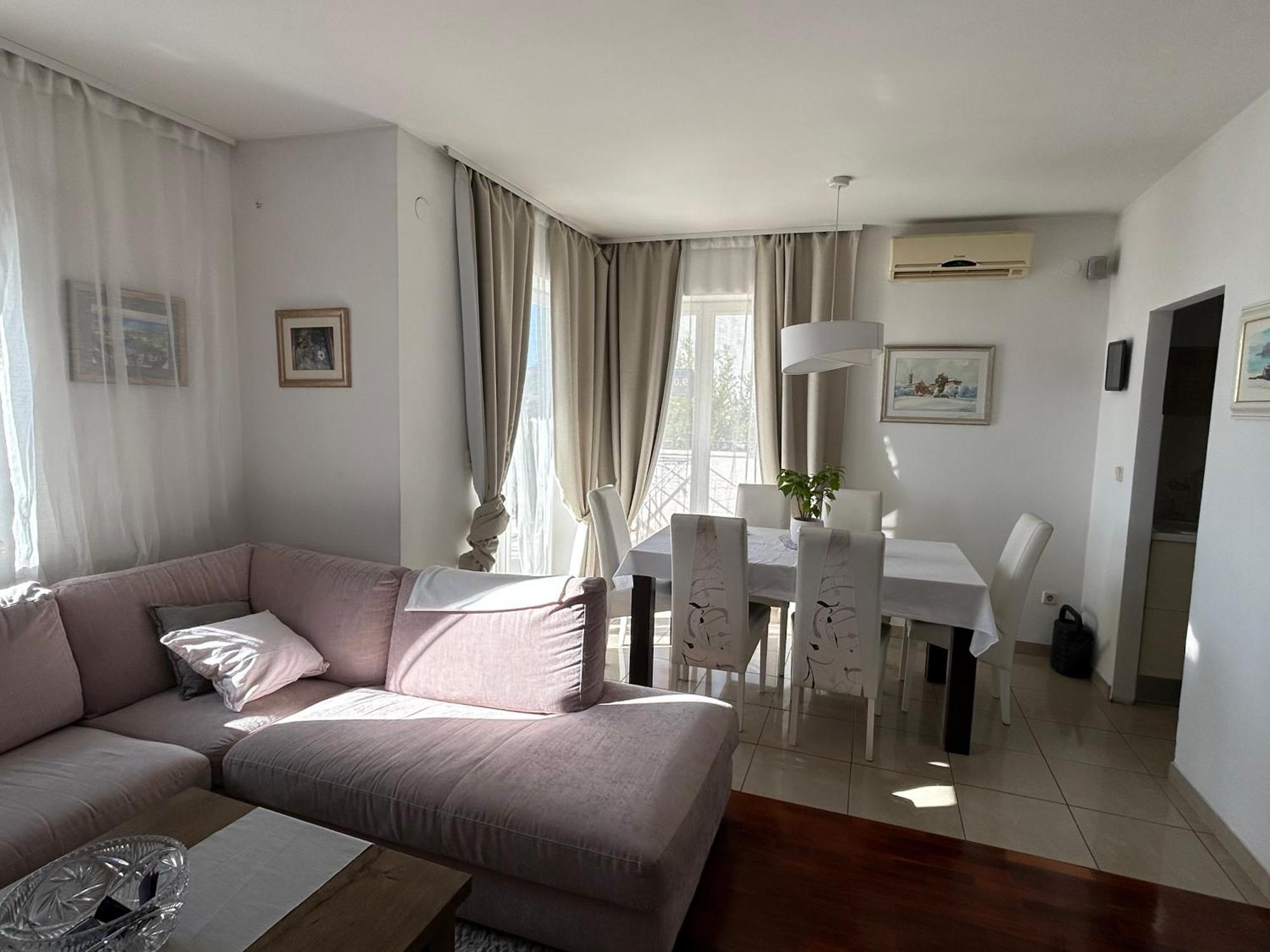Apartman Iva *
